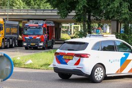 Motorrijder aangereden door taxi in Naarden