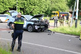 Motorrijder aangereden door taxi in Naarden