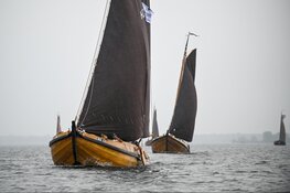 Historische botters varen uit voor het goede doel