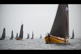 Historische botters varen uit voor het goede doel