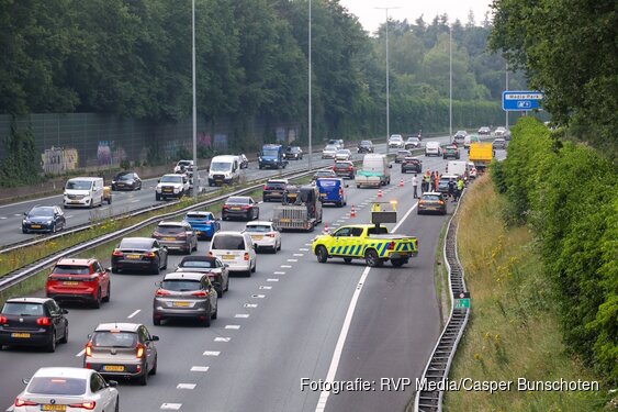 Meerdere voertuigen betrokken bij ongeval op A1 bij Naarden, flinke vertraging in ochtendspits