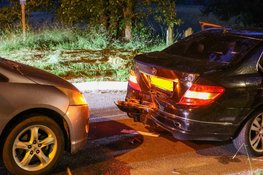 Drie gewonden na kop-staartbotsing in Naarden
