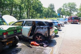 Twee auto’s in brand in Eemnes, 400 meter bij elkaar vandaan