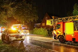 Blikseminslag veroorzaakt brand in meterkast in Huizen