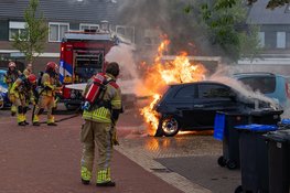 Geparkeerde auto door brand verwoest in Blaricum