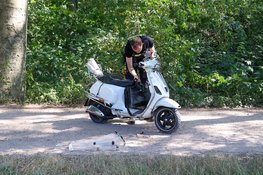 Man onder invloed en zonder rijbewijs onderuit met brommer