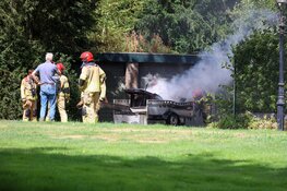 Zitmaaier vliegt in brand in Blaricum