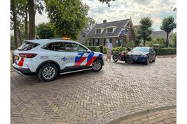 Botsing tussen motorrijder en auto in Blaricum
