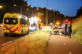 Frontale botsing tussen twee brommers op fietspad in Blaricum