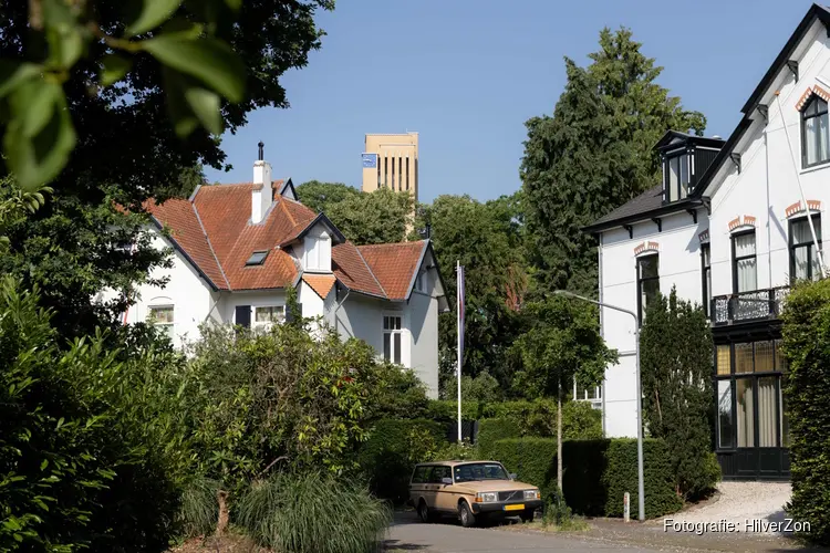 Energiecoöperatie HilverZon en gemeente Hilversum starten pilot tegen netcongestie in het Raadhuiskwartier