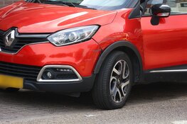 Scooterrijder komt in botsing met auto in Bussum
