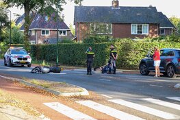 Motorrijder gewond na eenzijdig ongeval in Huizen, weg afgesloten