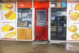 Explosie en korte brand bij broodjeszaak in Huizen