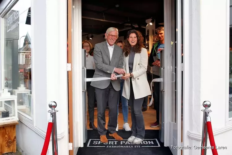 Wethouder opent winkel Sport Passion