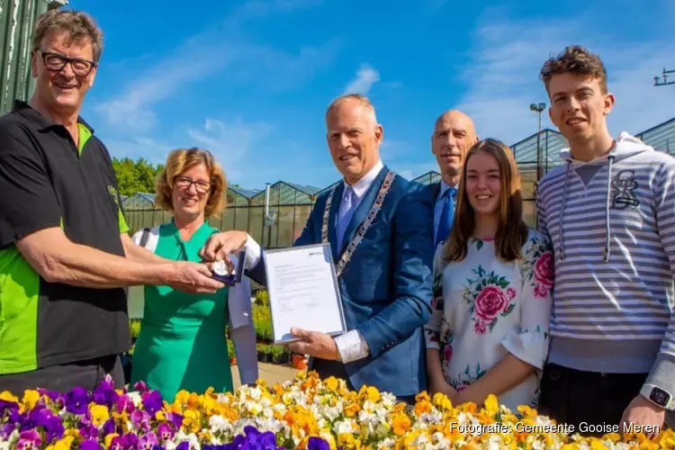 Bijzondere eeuwelingen krijgen zilveren legpenning van gemeente