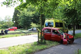 Auto total loss na botsing met motor