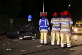 Auto crasht in Huizen