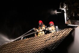 Brand door blikseminslag in woning Hilversum