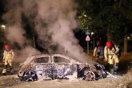Auto brandt uit op parkeerplaats Bussum