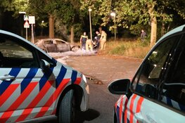 Auto brandt uit op parkeerplaats Bussum