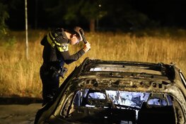 Auto brandt uit op parkeerplaats Bussum