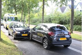 Twee auto's geborgen na aanrijding