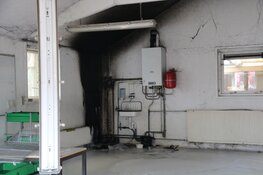 Brand in leegstaand schoolgebouw in Naarden