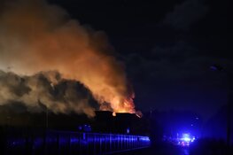 Grote rookwolk boven 's-Graveland na brand