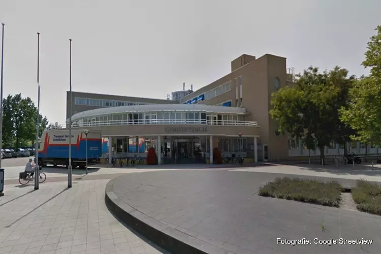 Huizer college laat onderzoek naar &#39;lekken&#39; rond sjoemelambtenaar varen