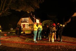 Brand in vrijstaande woning Blaricum: bewoonster naar ziekenhuis