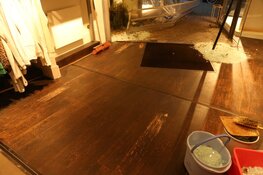 Flinke schade aan winkelpand Laren na ramkraak met auto