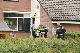Militairen assisteren bij groot politie-onderzoek in Huizen