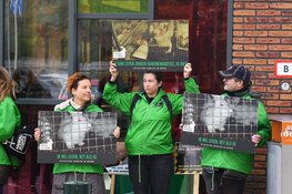 Demonstratie tegen konijnenvlees in Hilversum
