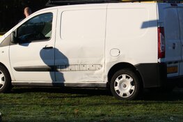 Auto totall loss na botsing in Naarden