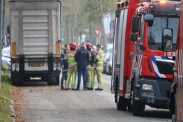 Bedrijf in Huizen ontruimd na lekken mogelijk gevaarlijke stof