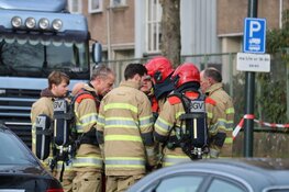 Bedrijf in Huizen ontruimd na lekken mogelijk gevaarlijke stof