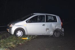 Bestuurder bekneld na botsing Kortenhoef
