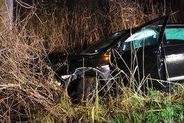 Bestuurder bekneld na botsing Kortenhoef