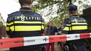 Agenten belaagd in Laren, verdachte neergeschoten