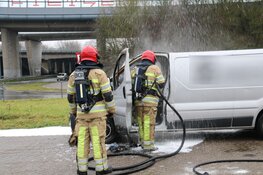 Bestelbus uitgebrand op parkeerplaats Naarden