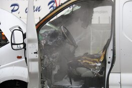 Bestelbus uitgebrand op parkeerplaats Naarden