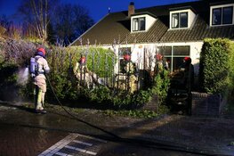 Heg in brand in Huizen