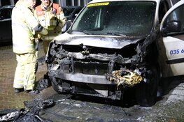 Auto brandt uit voor bedrijf in Bussum