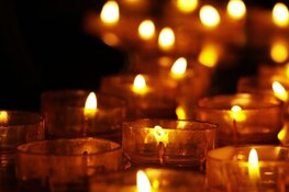 Muiden rouwt om omgekomen tiener: geen feest en oproep tot geen vuurwerk