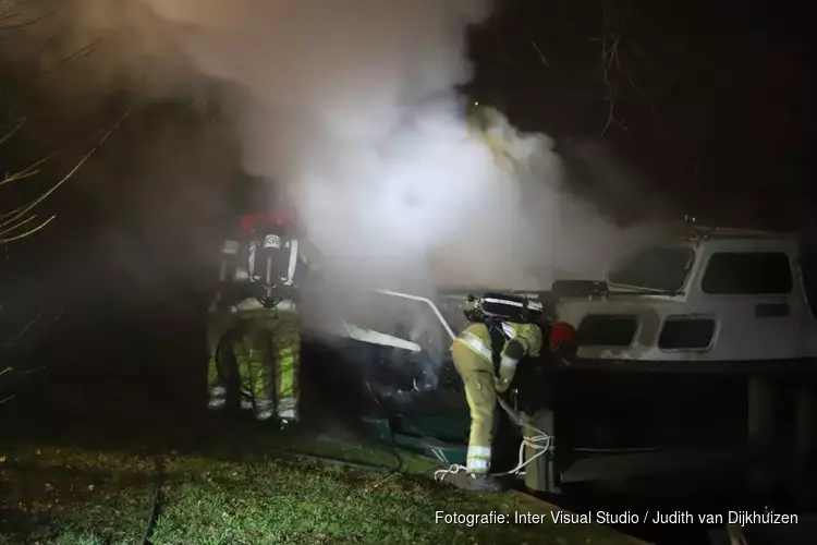 Boot uitgebrand in Naarden