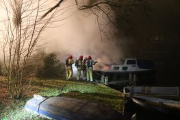Boot uitgebrand in Naarden