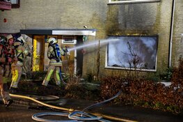 Woning uitgebrand in Maartensdijk: bewoners naar ziekenhuis