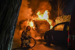 Auto in vlammen op in Hilversum