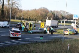 Afrit Naarden dicht na ongeval met motorrijder