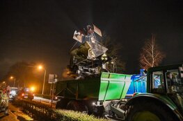 Strooiwagen in brand